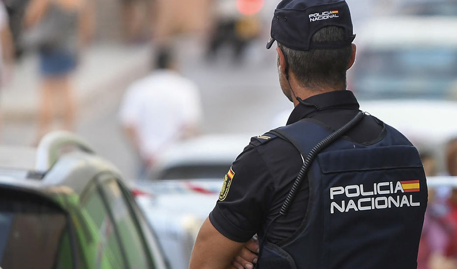 Hallan muerto a un hombre en una calle de Málaga